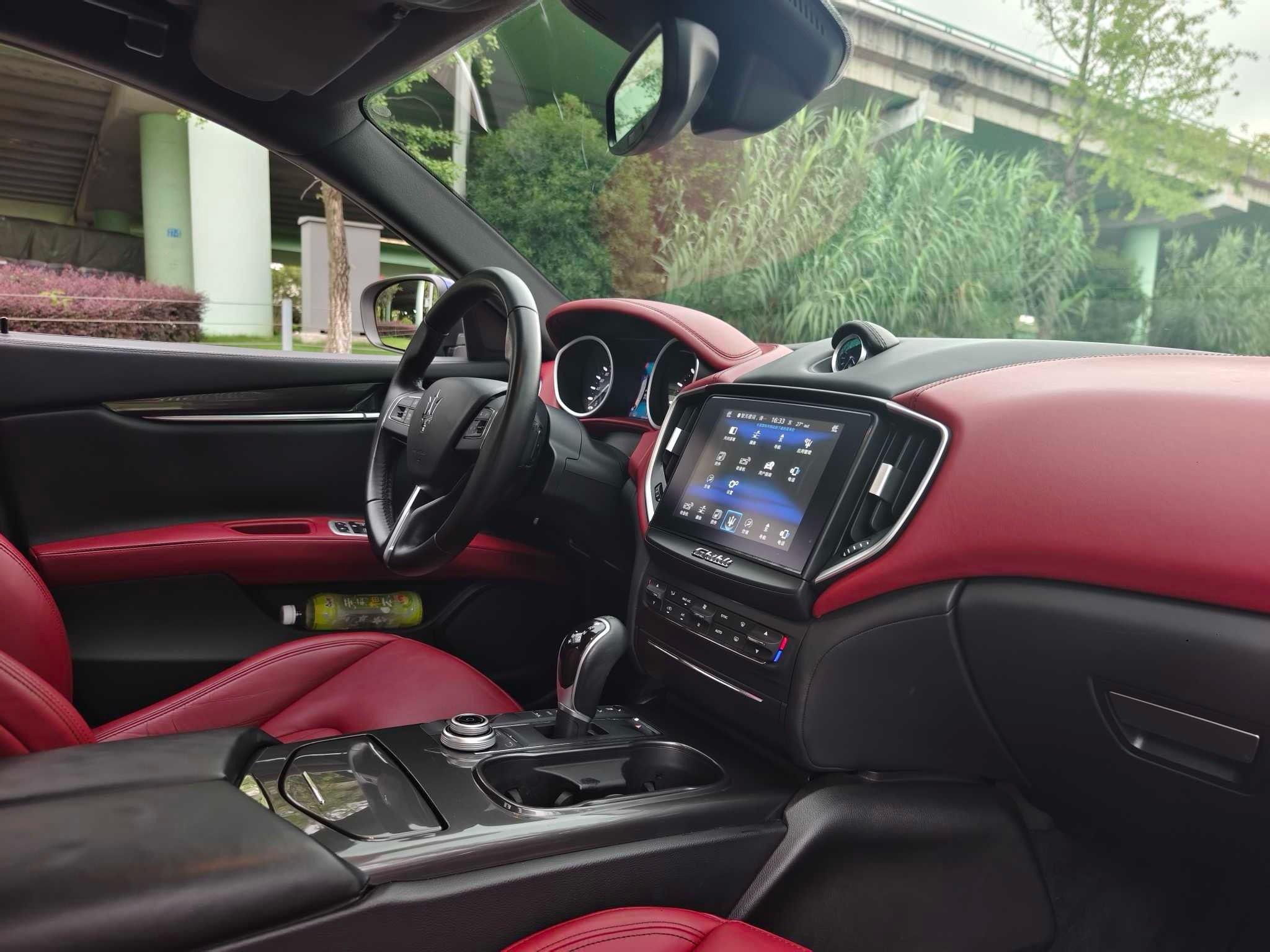 Maserati Ghibli 2017 thumb 6