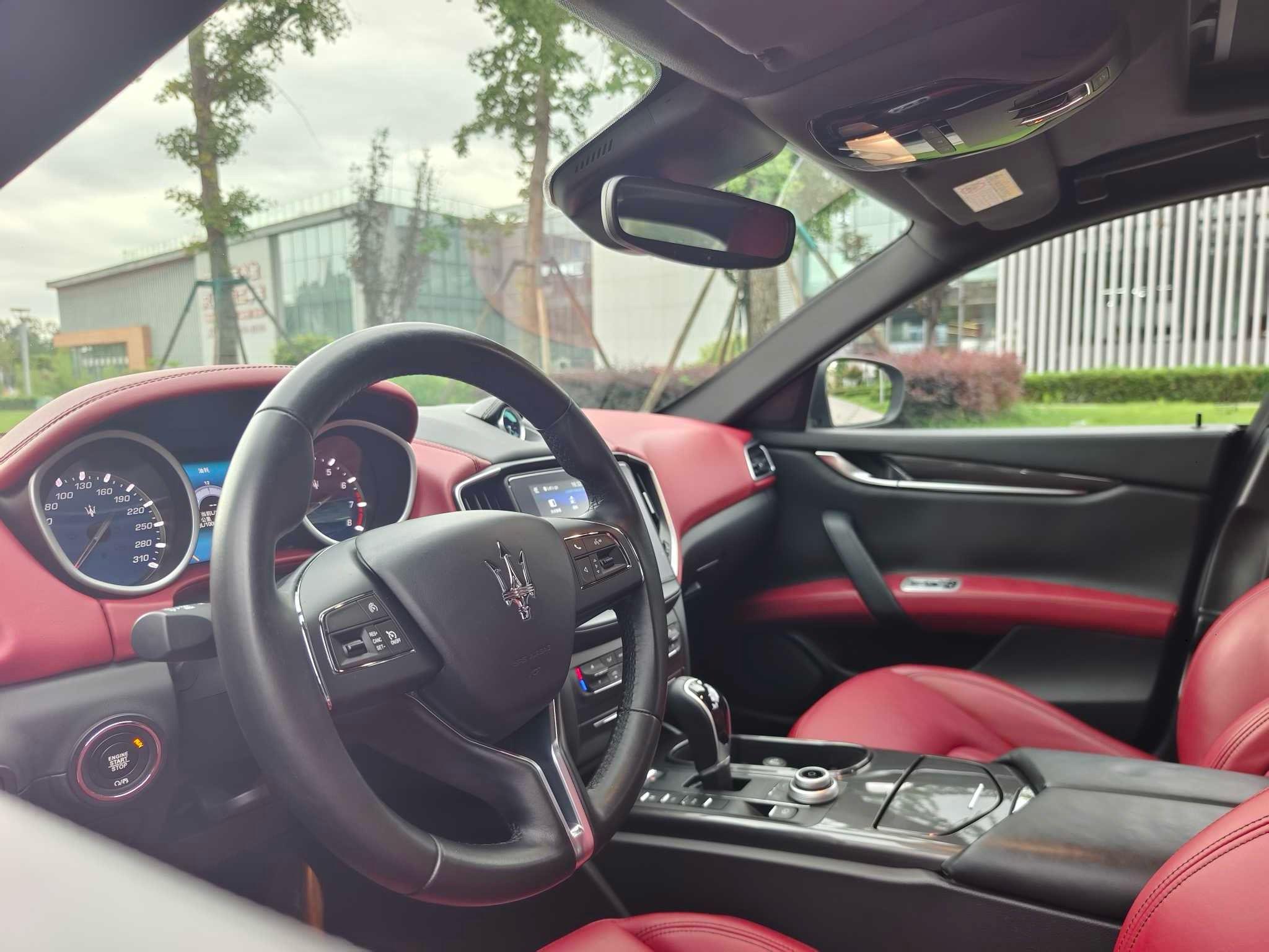 Maserati Ghibli 2017 thumb 7