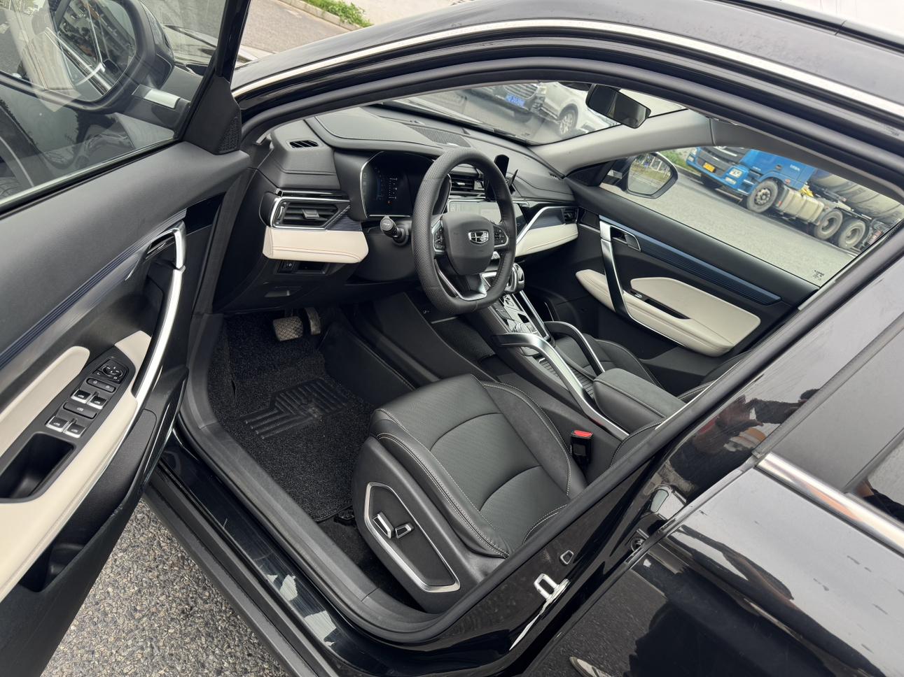 Geely Boyue 2022 thumb 6