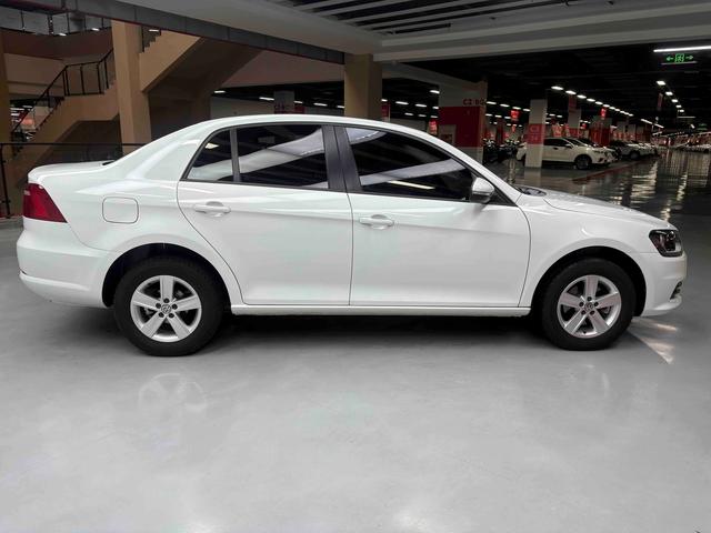 Volkswagen Bora 2014 thumb 6