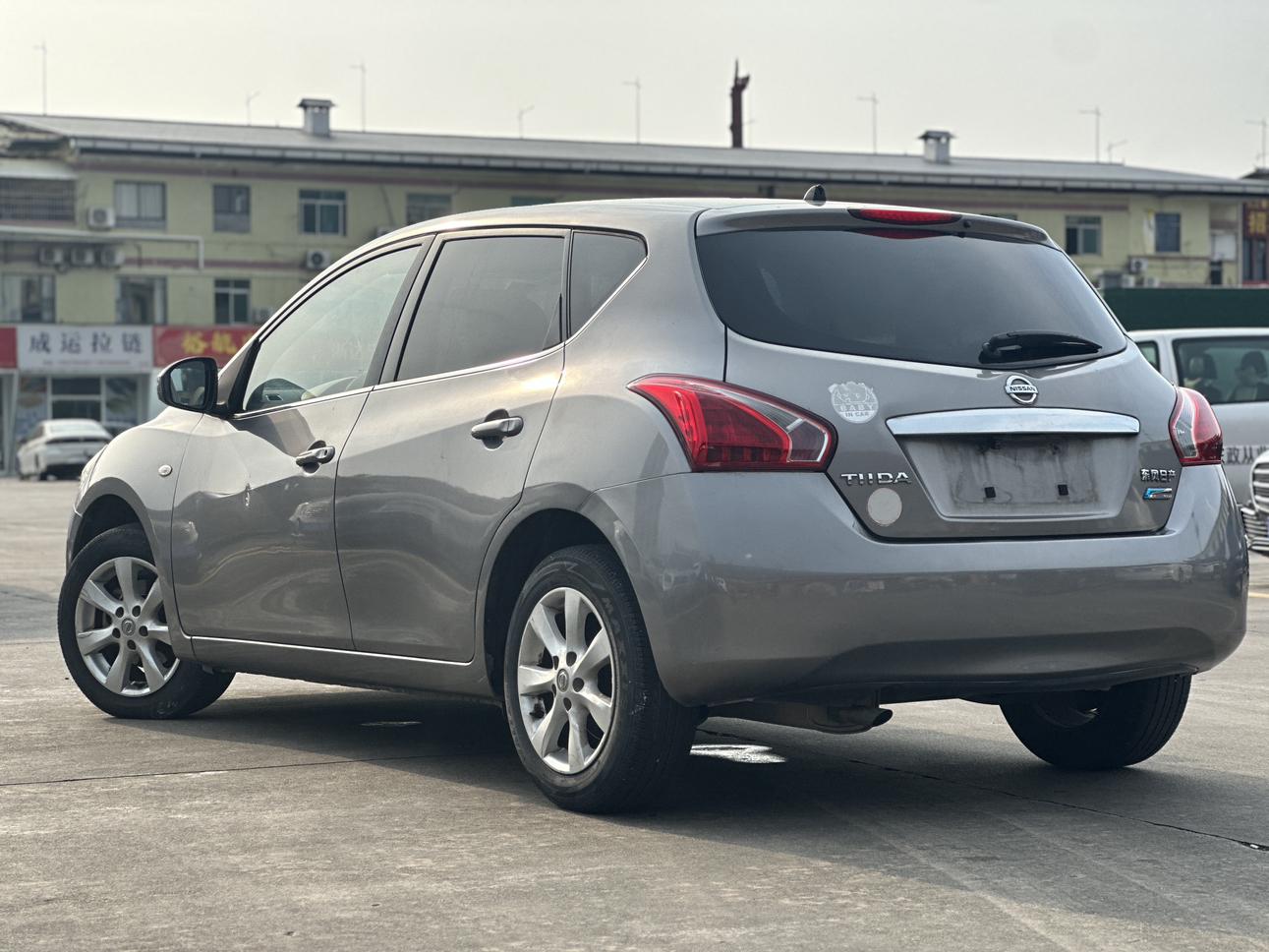Nissan Tiida 2014 thumb 2