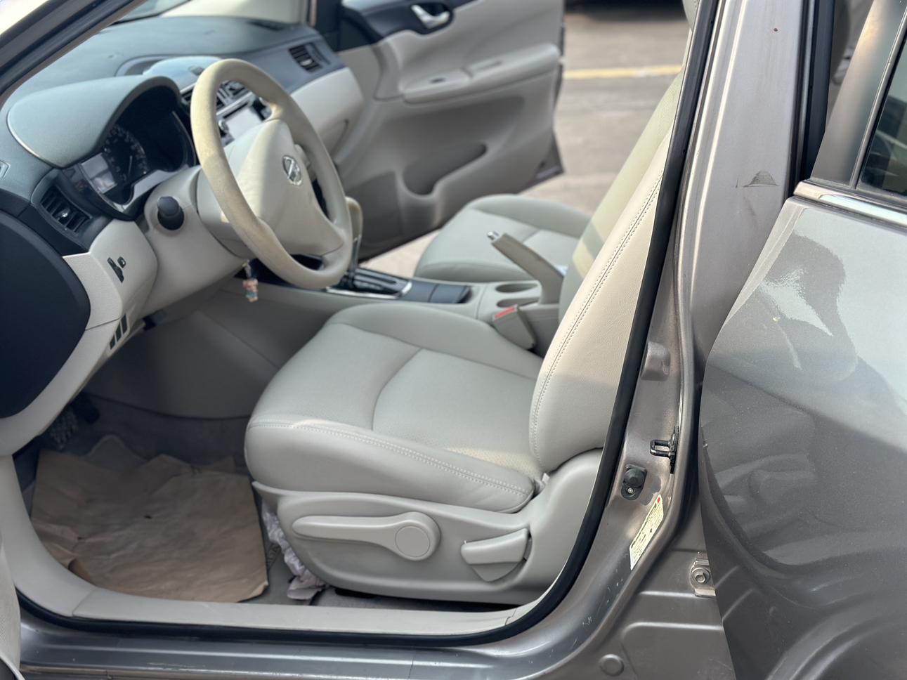 Nissan Tiida 2014 thumb 6