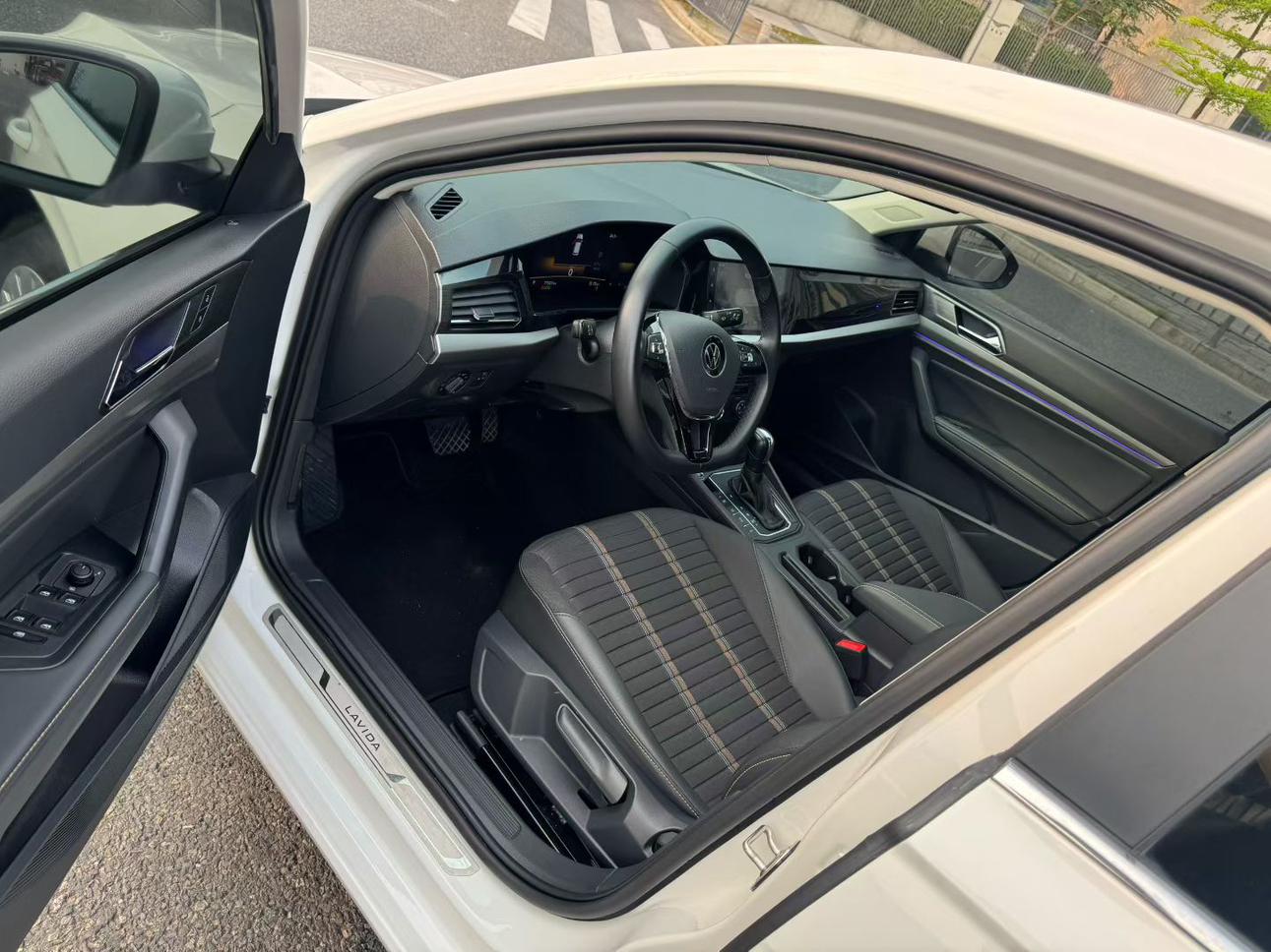 Volkswagen Lavida XR 2021 thumb 6