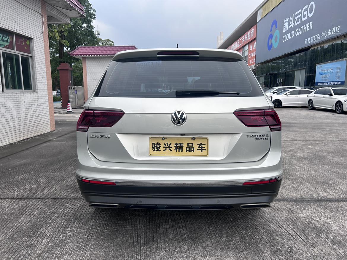 Volkswagen Tiguan 2017 thumb 3