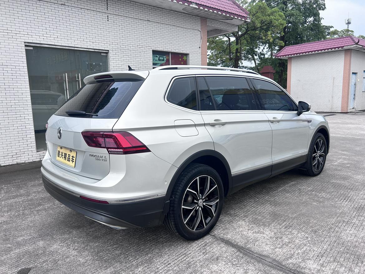 Volkswagen Tiguan 2017 thumb 4