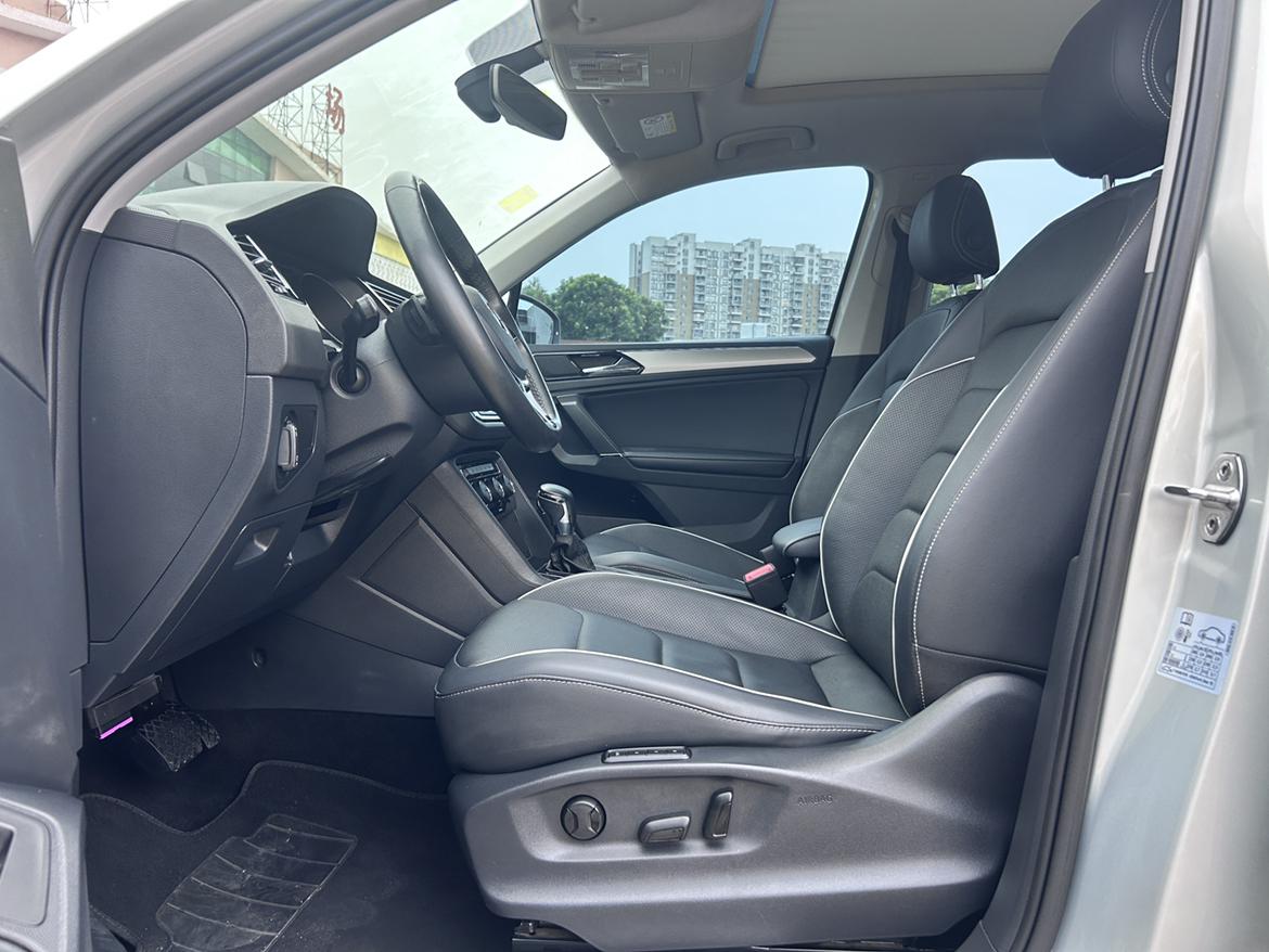 Volkswagen Tiguan 2017 thumb 12