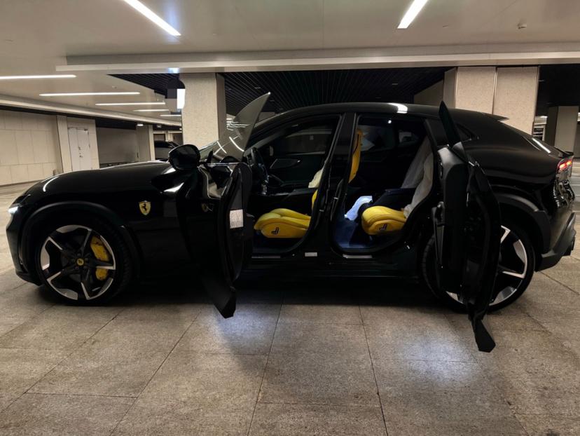 Ferrari Purosangue 2022 thumb 2
