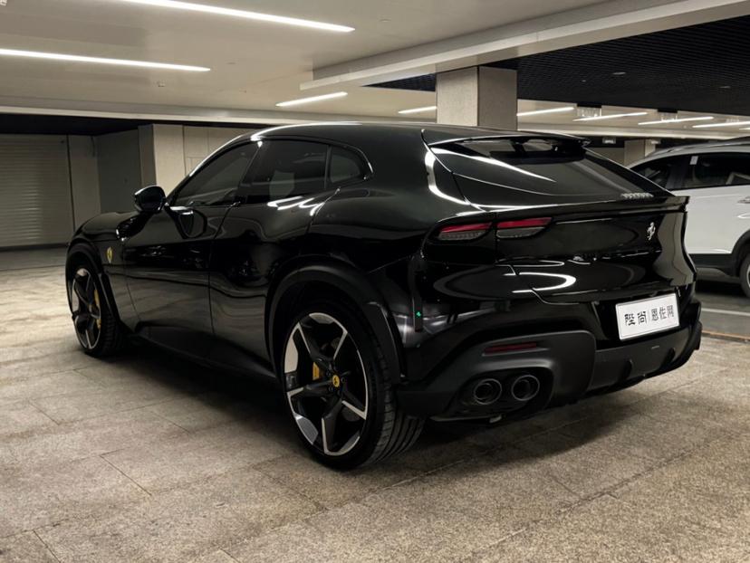 Ferrari Purosangue 2022 thumb 3