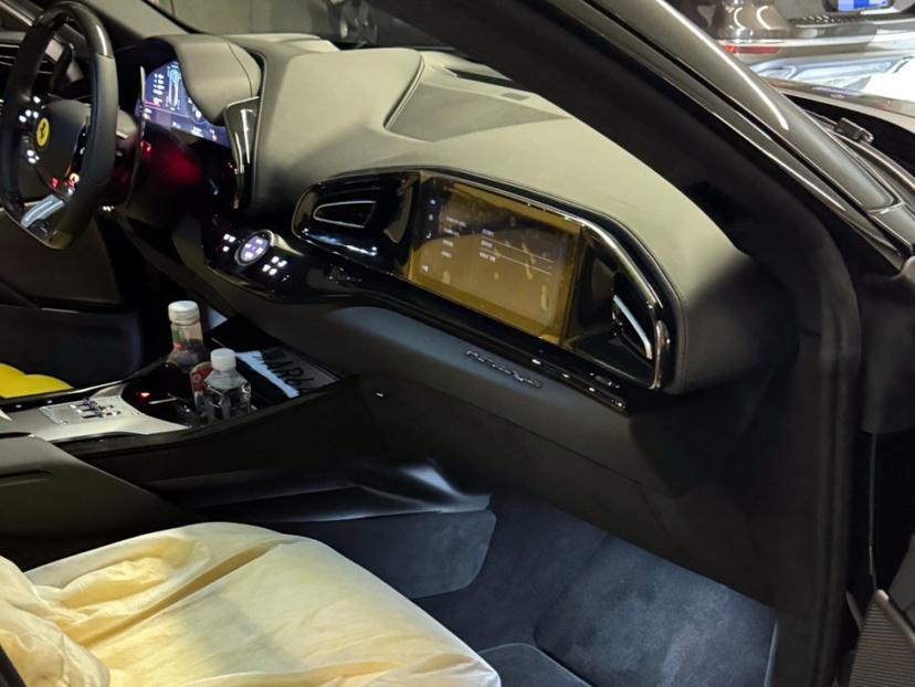 Ferrari Purosangue 2022 thumb 9