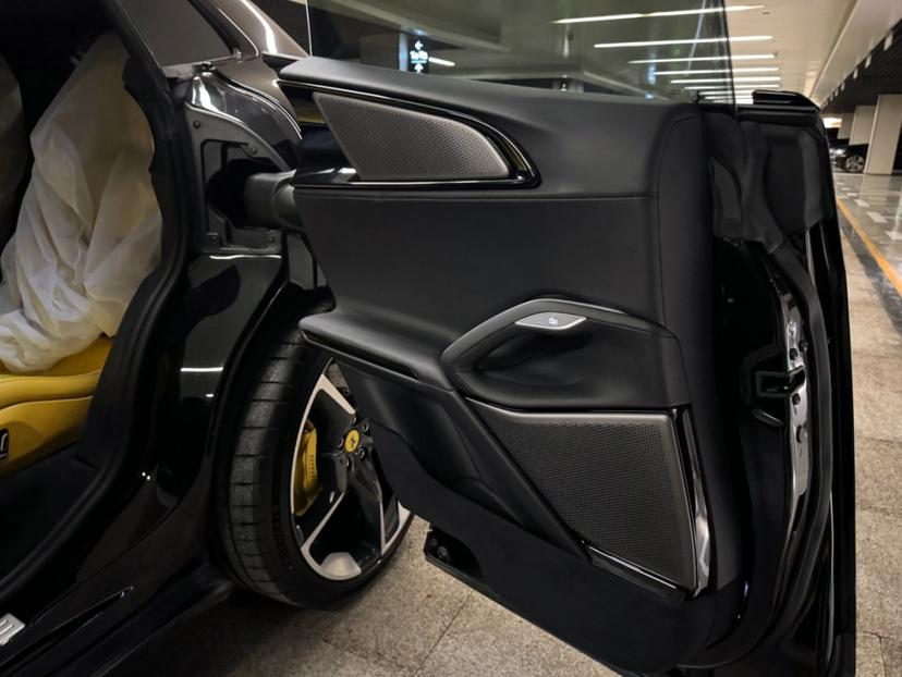 Ferrari Purosangue 2022 thumb 11