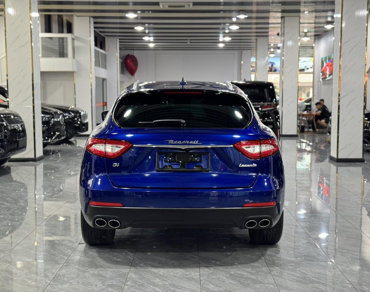Maserati Levante 2018 thumb 3
