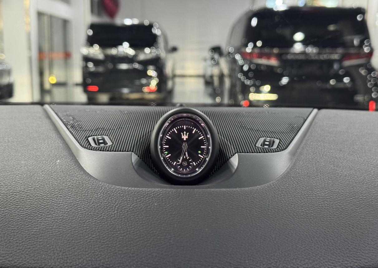 Maserati Levante 2018 thumb 5