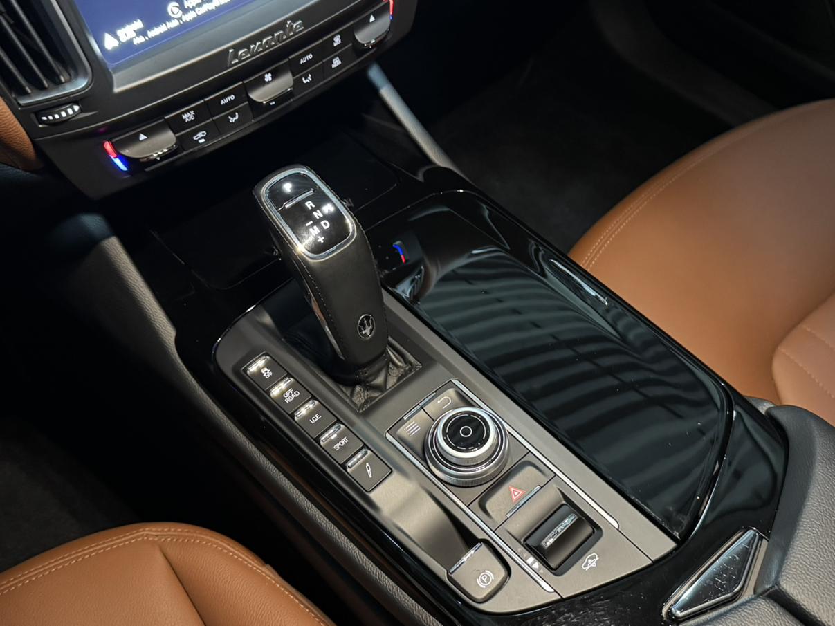 Maserati Levante 2018 thumb 8