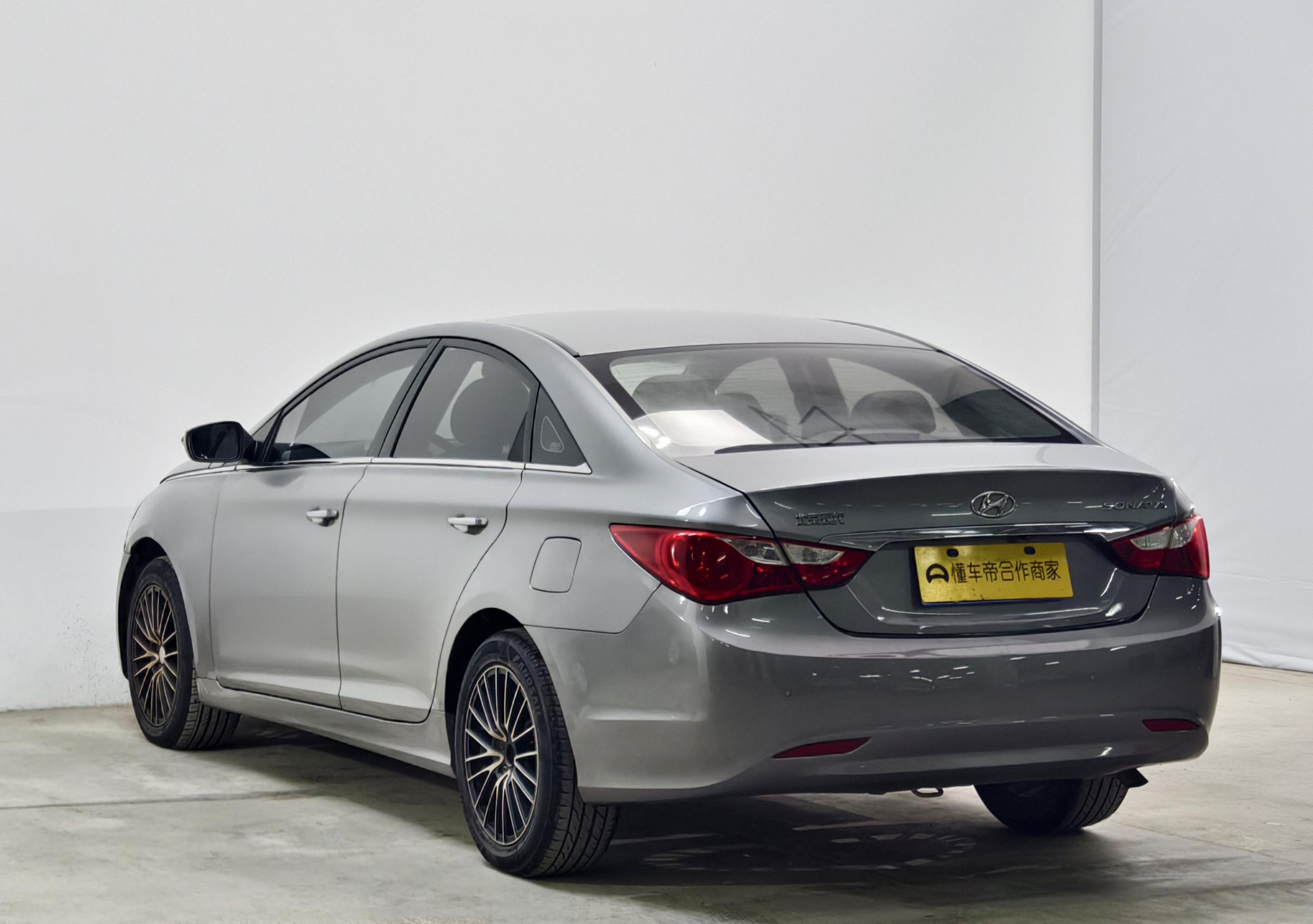 Hyundai Sonata 2011 thumb 3