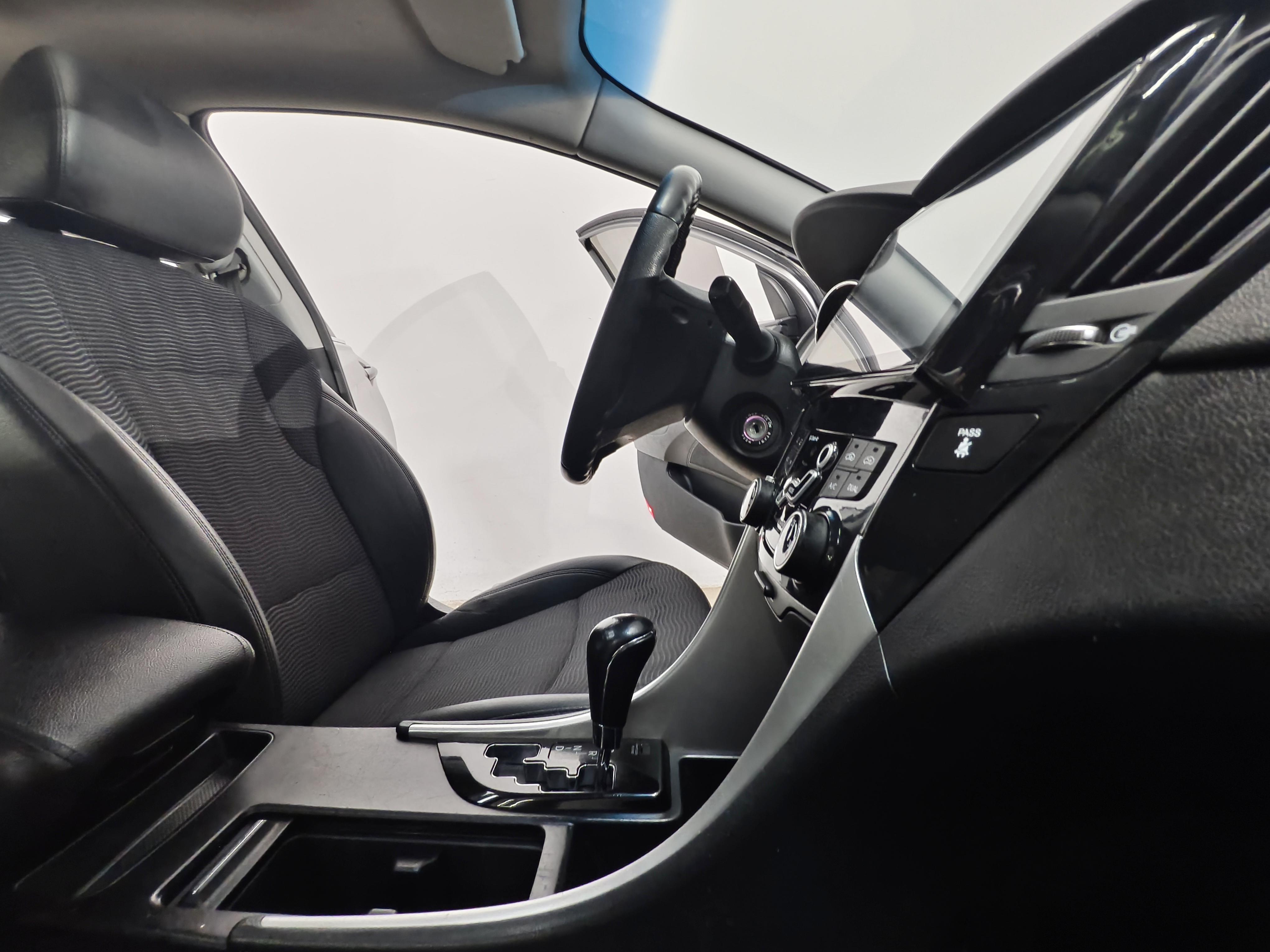 Hyundai Sonata 2011 thumb 10