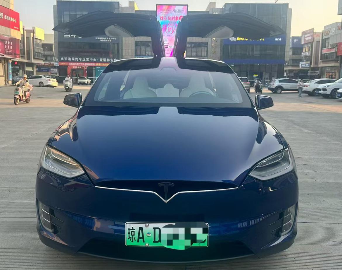 Tesla Model X 2016 thumb 9