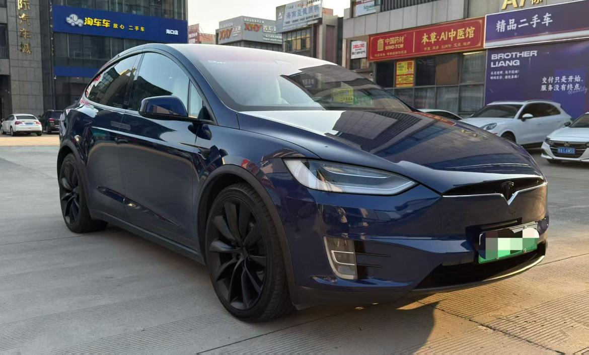 Tesla Model X 2016 thumb 10