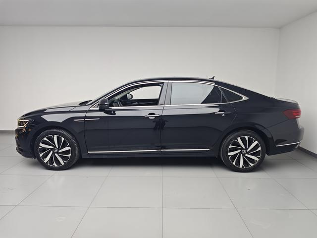Volkswagen Passat (North America and China) 2023 thumb 2
