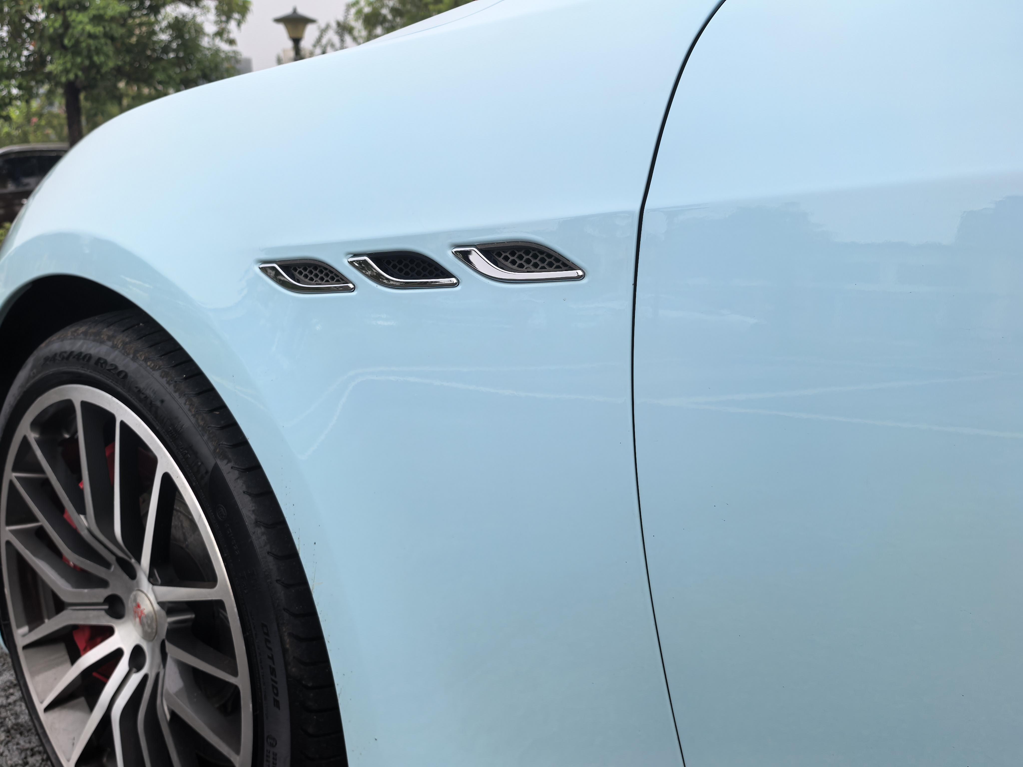 Maserati Ghibli 2017 thumb 12