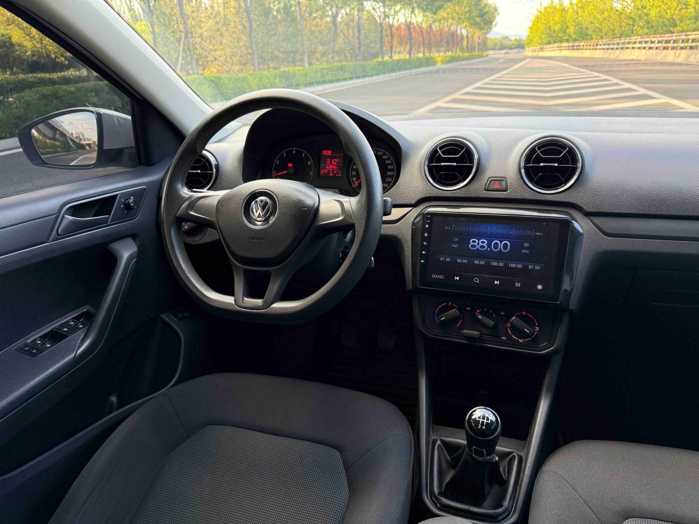 Volkswagen Jetta 2019 thumb 11