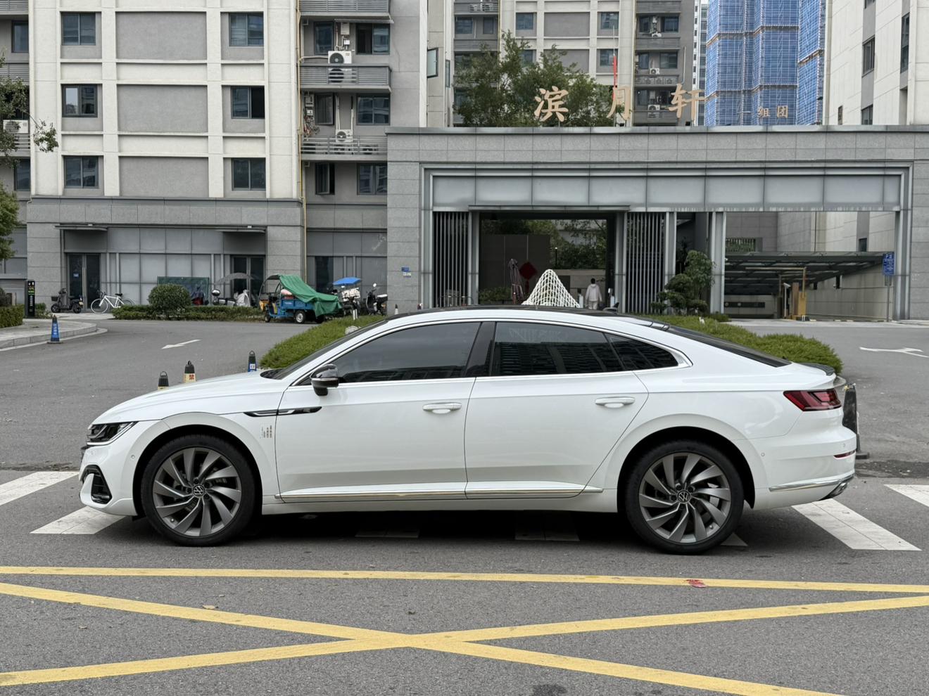 Volkswagen Arteon 2021 thumb 2