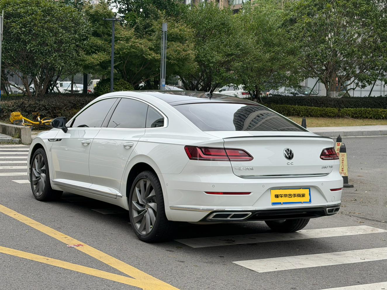 Volkswagen Arteon 2021 thumb 3
