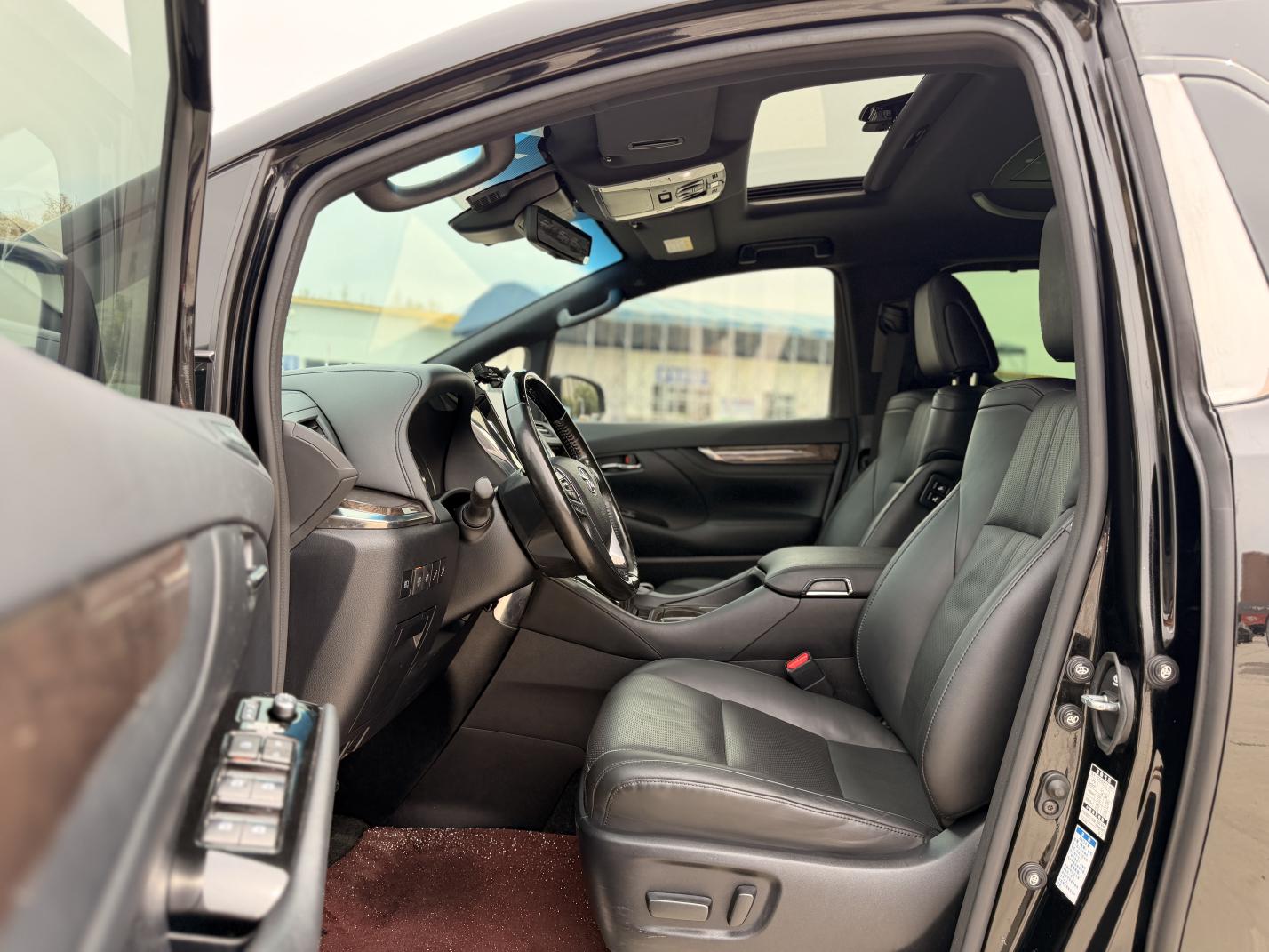 Toyota Vellfire 2021 thumb 6