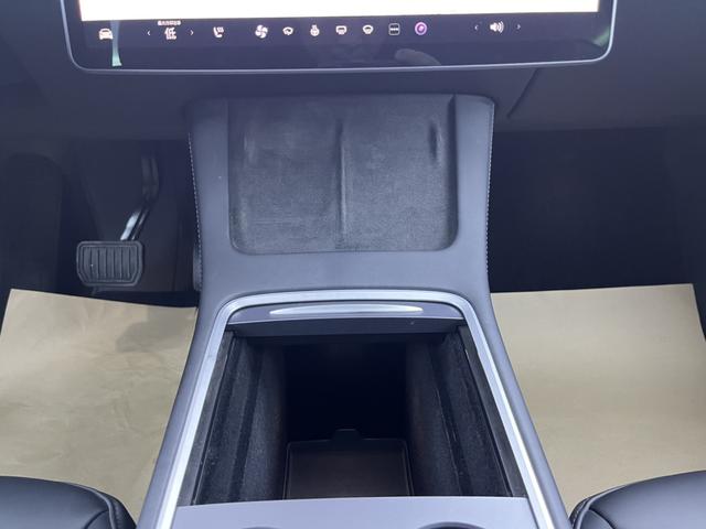 Tesla Model Y 2021 thumb 7