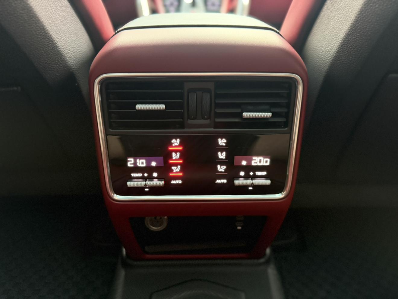 Porsche Cayenne 2019 thumb 10
