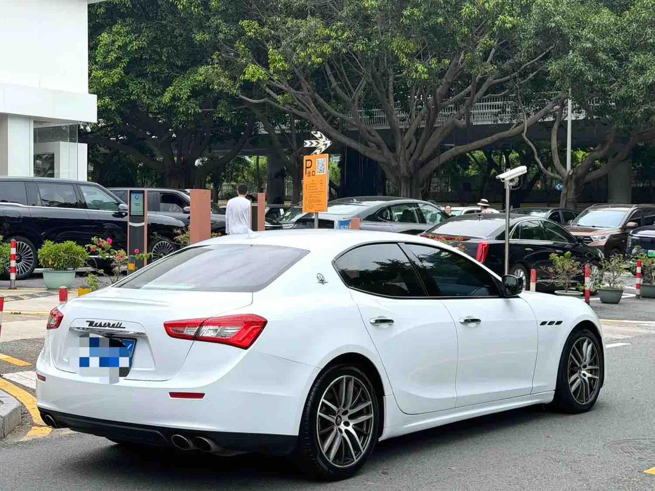 Maserati Ghibli 2014 thumb 4
