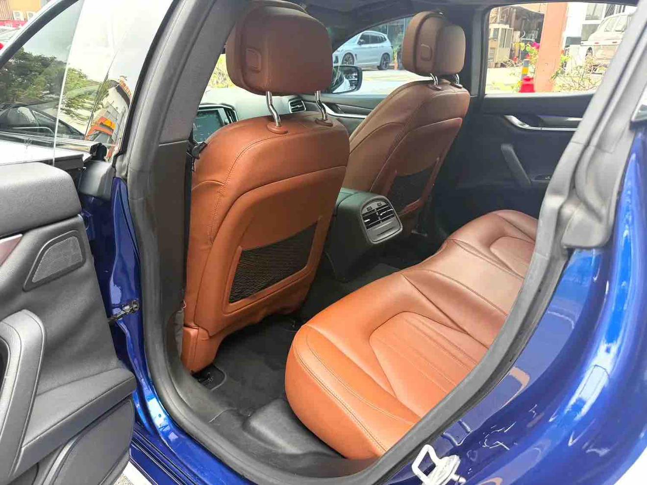 Maserati Ghibli 2014 thumb 11