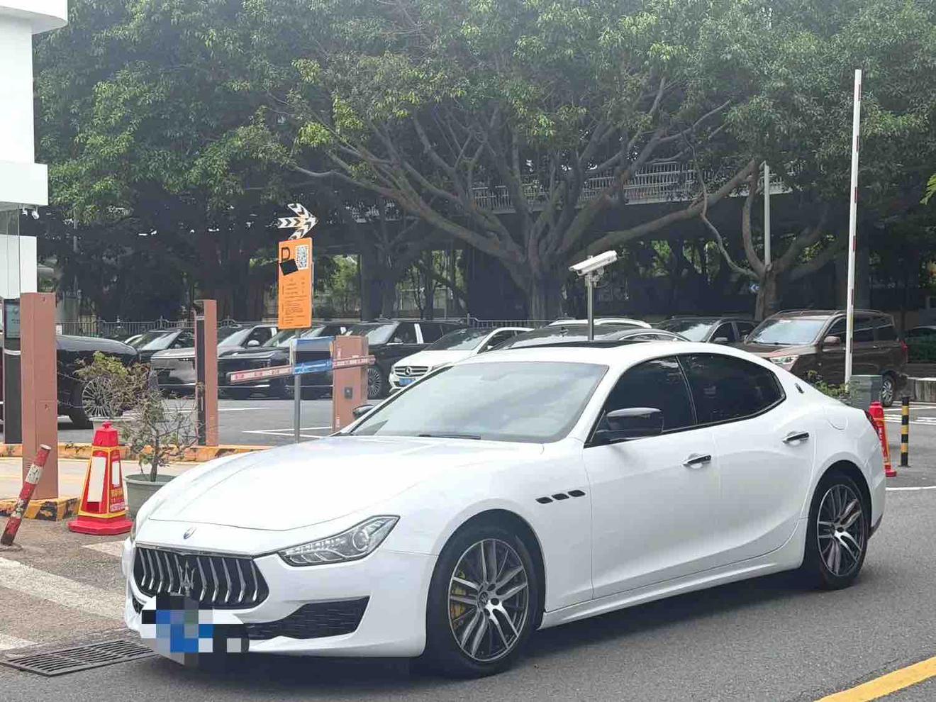Maserati Ghibli 2014 thumb 12