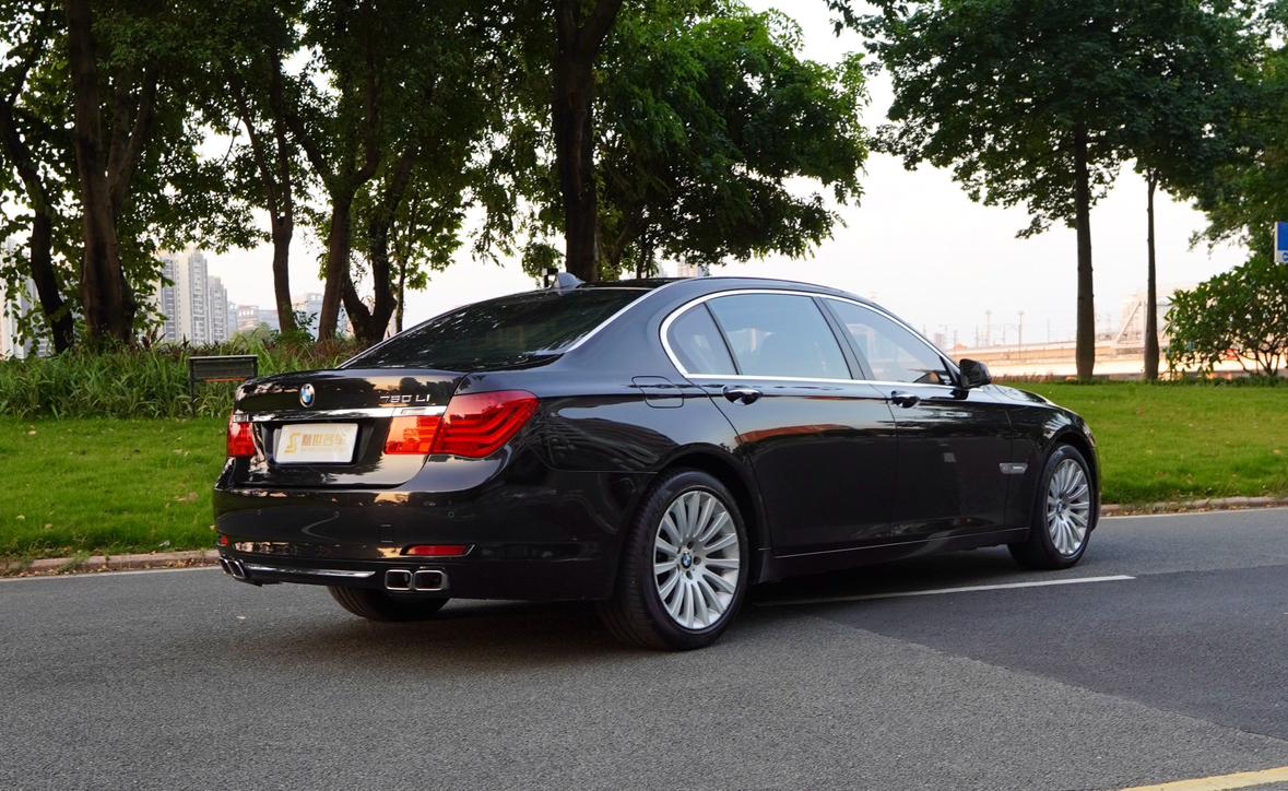 BMW 7 серии 2010 thumb 5