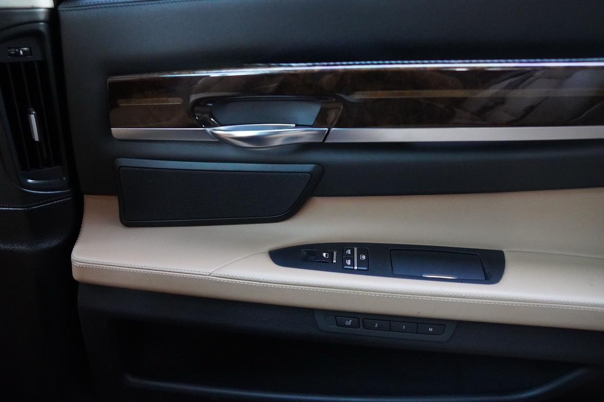 BMW 7 серии 2010 thumb 11