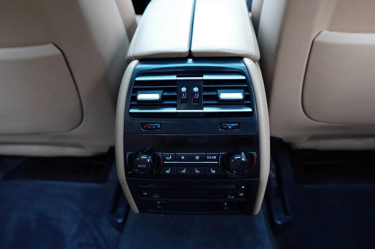 BMW 7 серии 2010 thumb 12