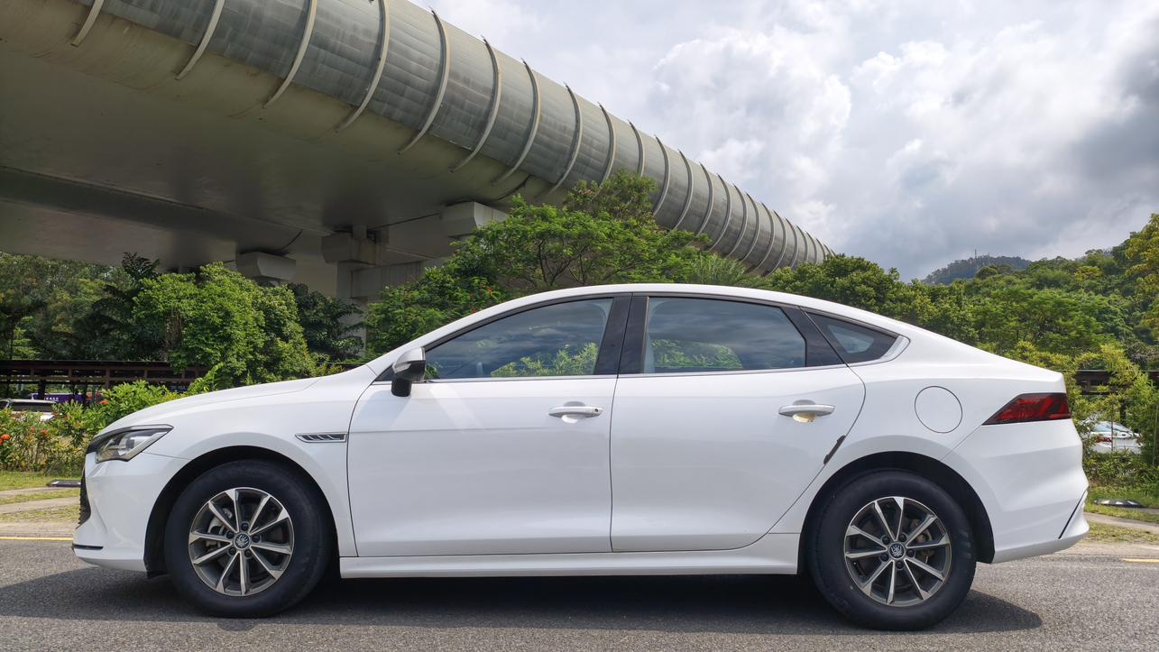 BYD Qin 2021 thumb 2