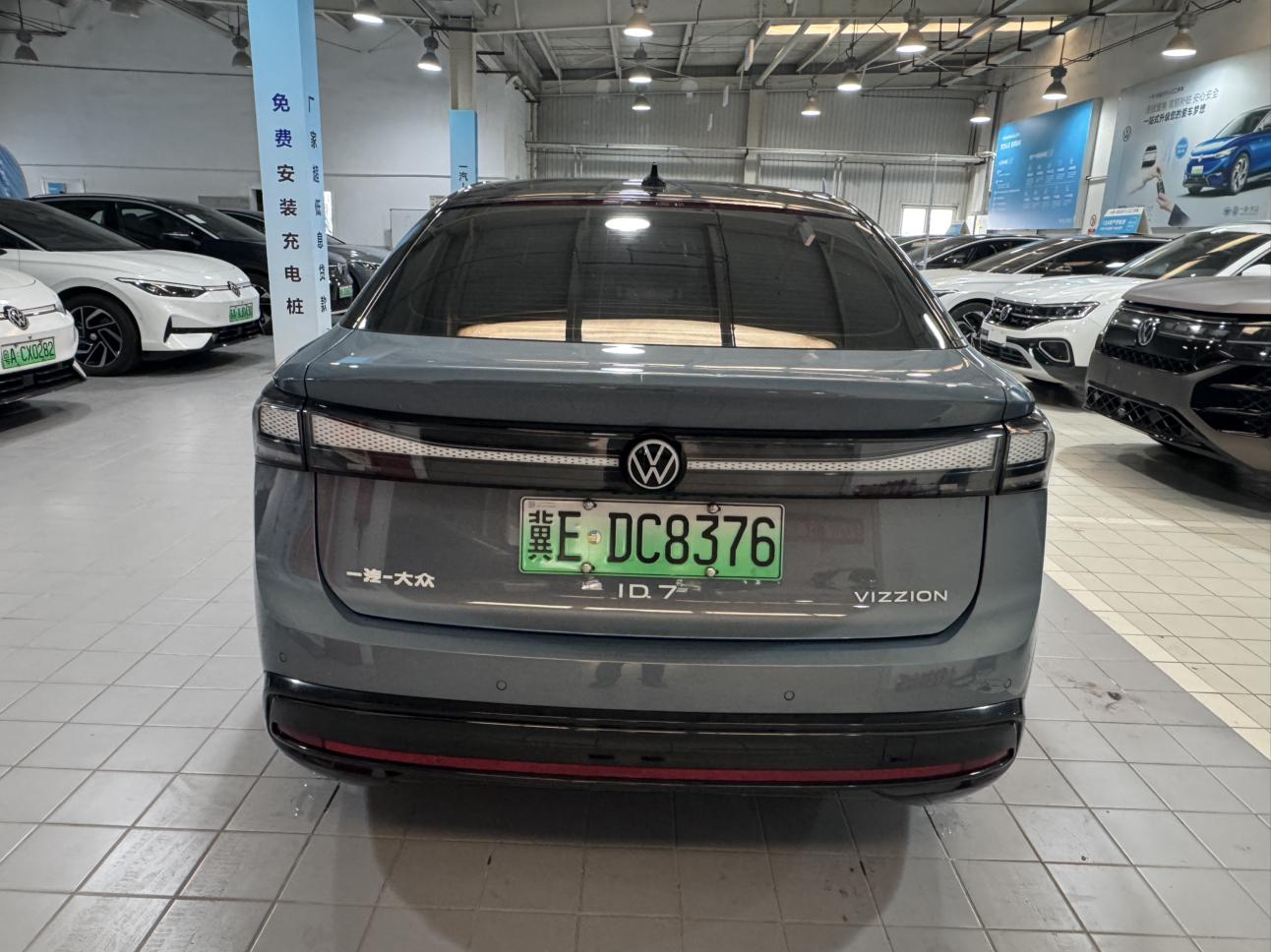 Volkswagen ID.7 2024 thumb 3