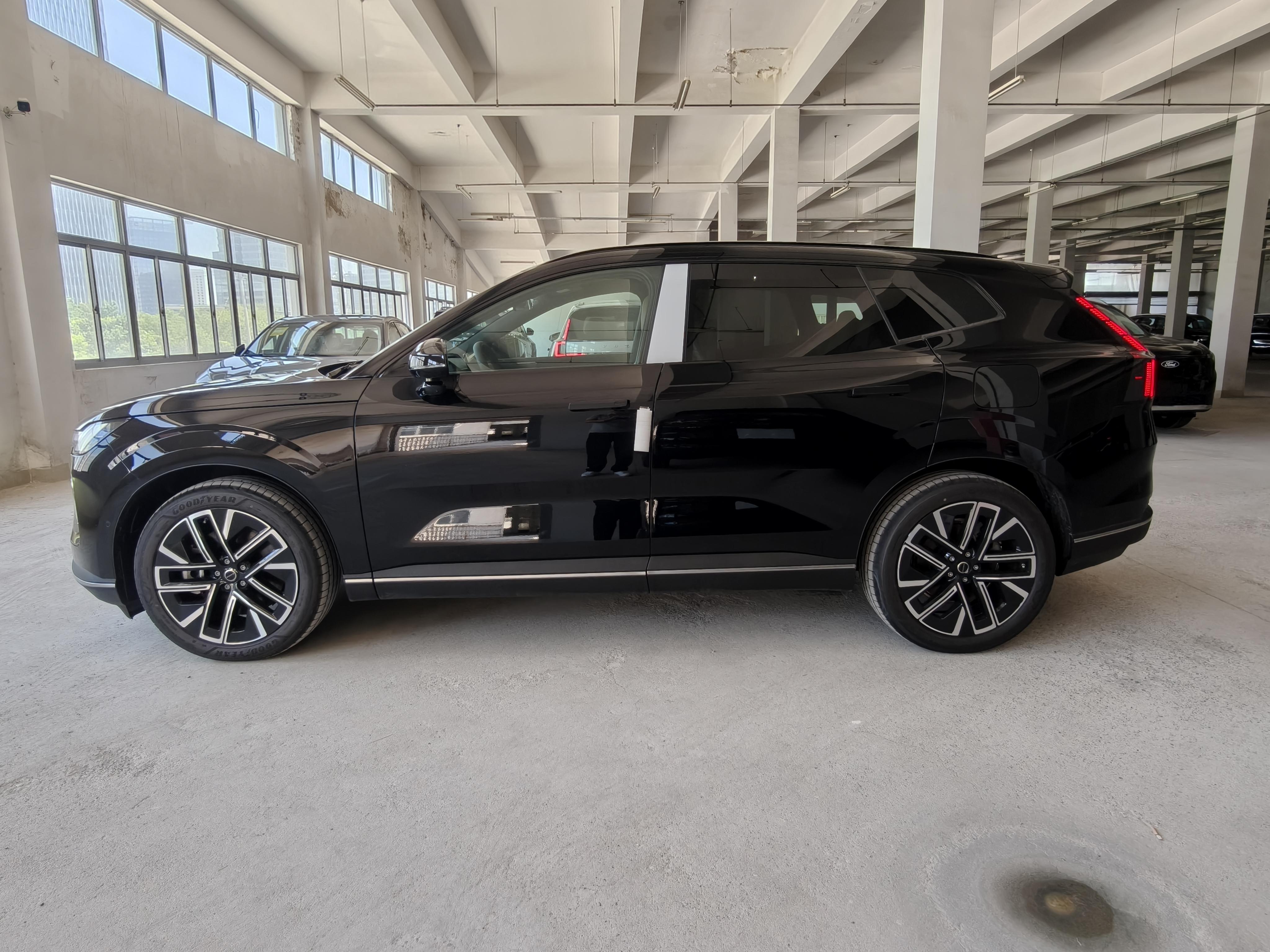 Volvo XC70 2026 thumb 2