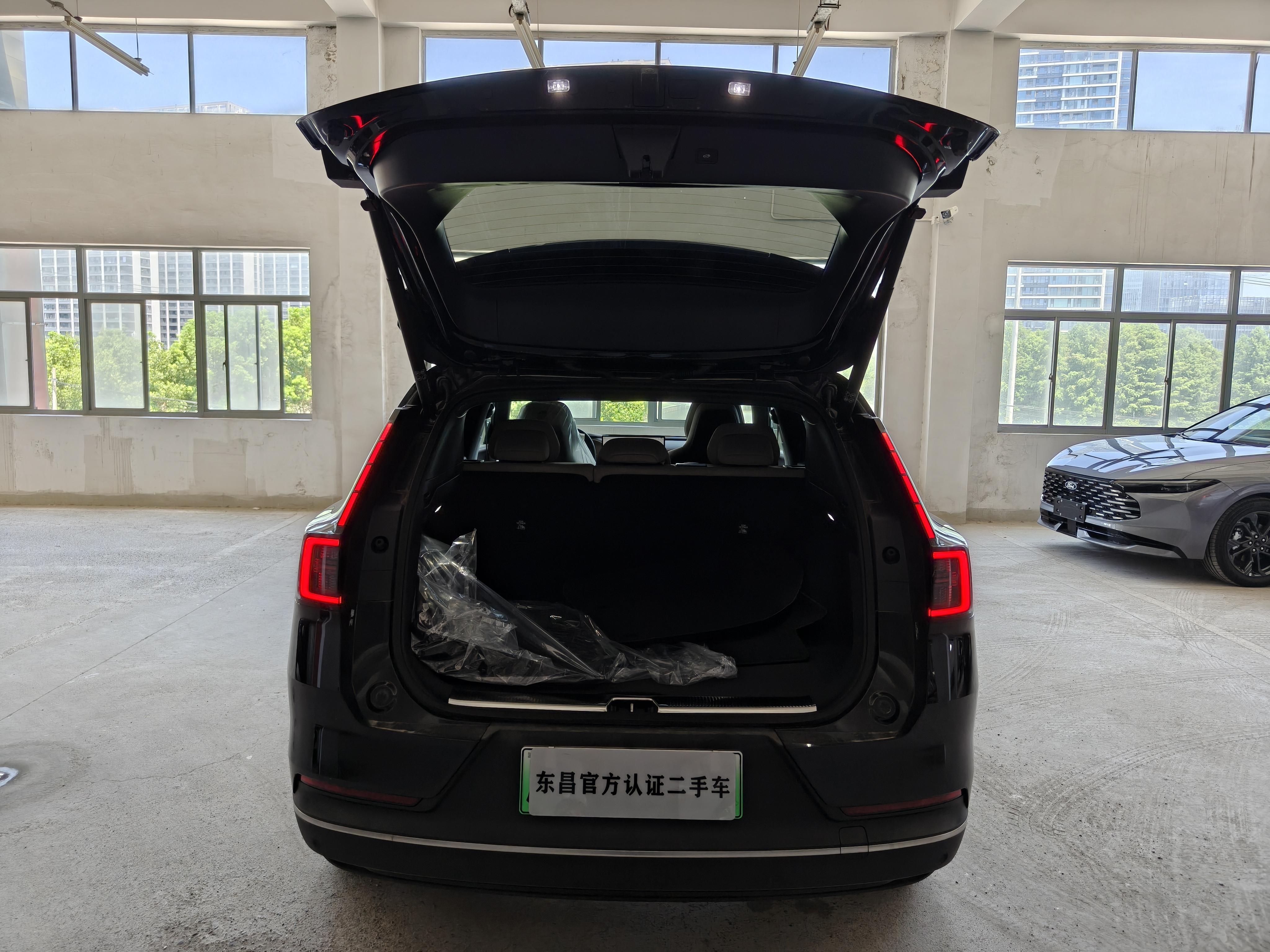 Volvo XC70 2026 thumb 6