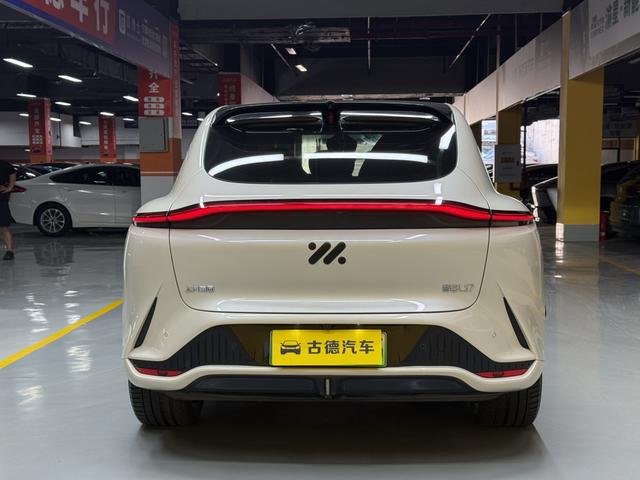 IM Motors (Zhiji) LS7 2023 thumb 4