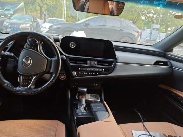 Lexus ES 2021 thumb 6