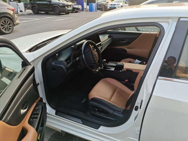 Lexus ES 2021 thumb 9