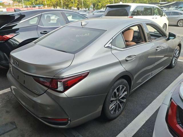 Lexus ES 2022 thumb 2