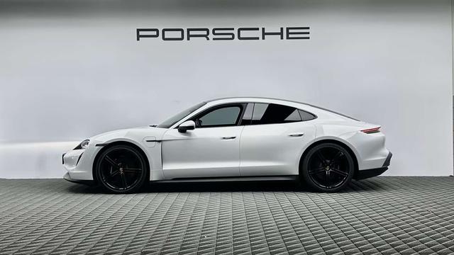 Porsche Taycan 2020 thumb 2