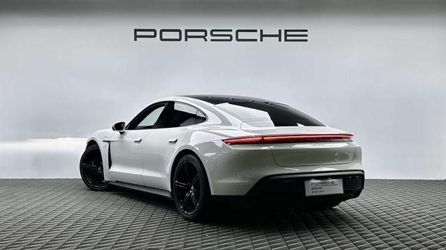 Porsche Taycan 2020 thumb 3