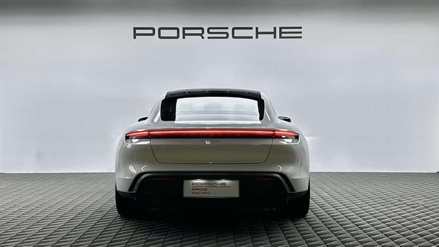 Porsche Taycan 2020 thumb 4