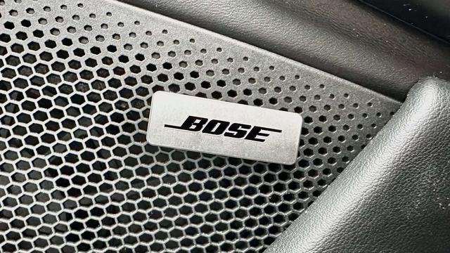 Porsche Taycan 2020 thumb 6