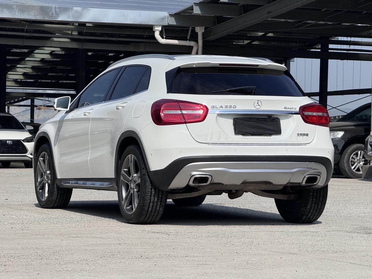 Mercedes-Benz GLA 2015 thumb 2