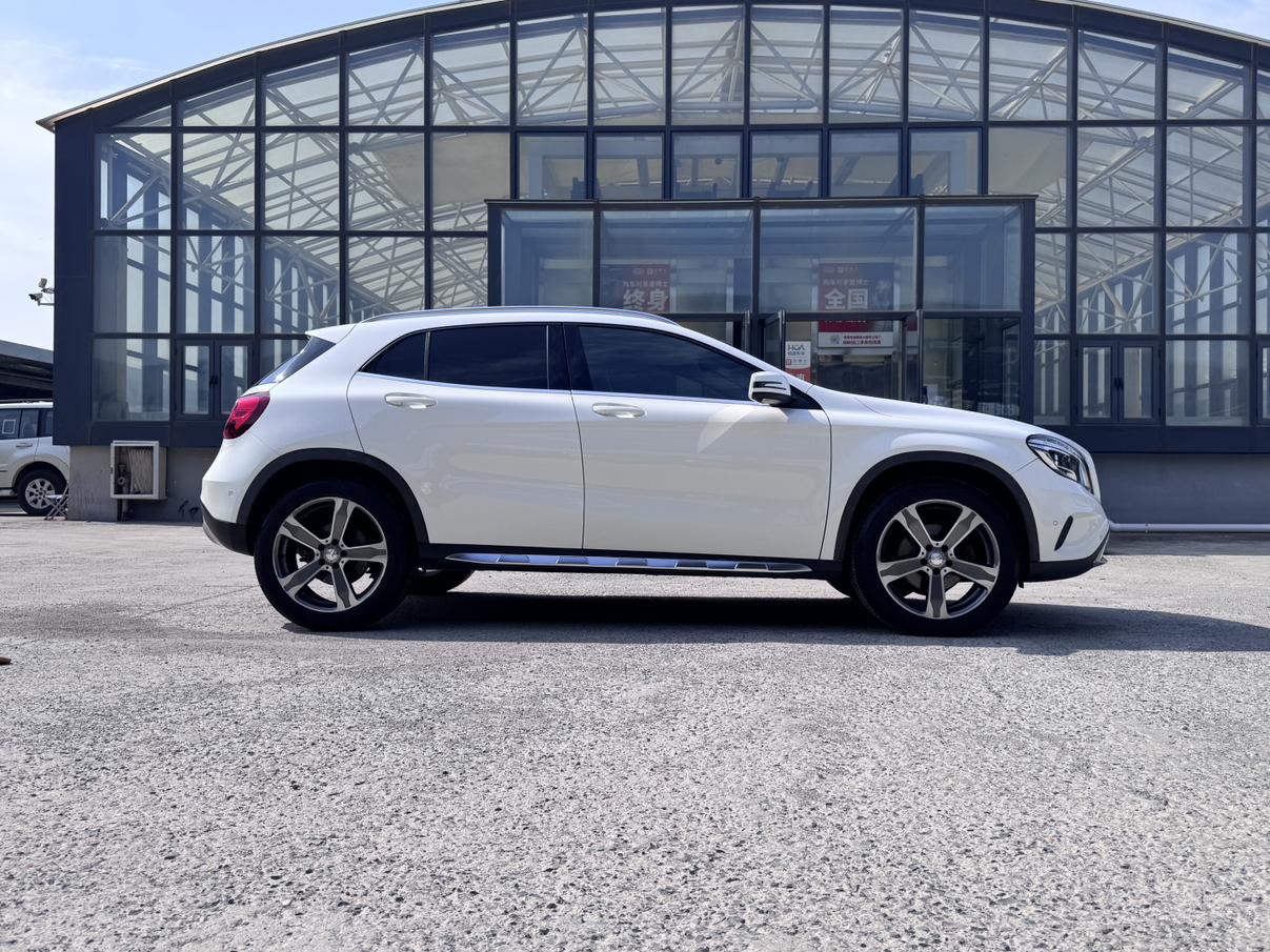 Mercedes-Benz GLA 2015 thumb 5