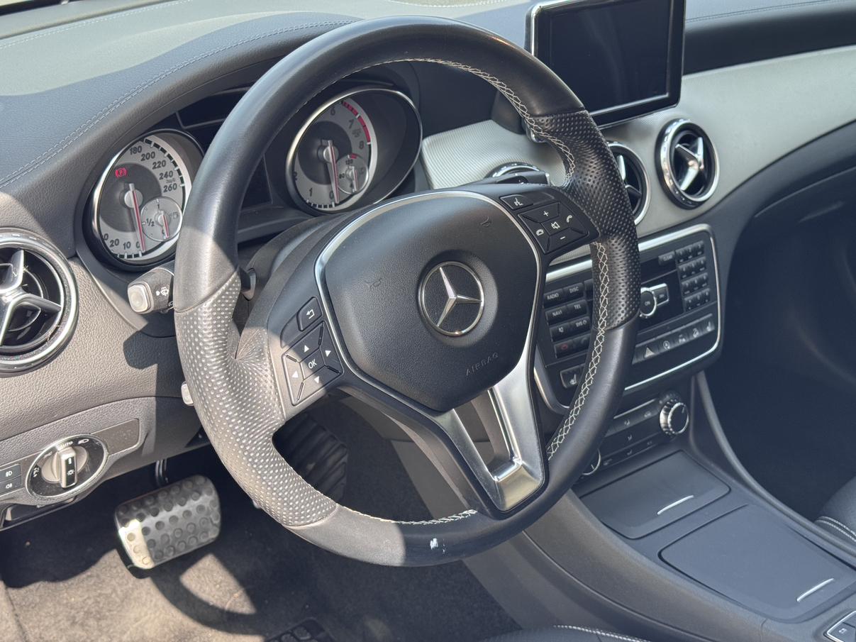 Mercedes-Benz GLA 2015 thumb 7